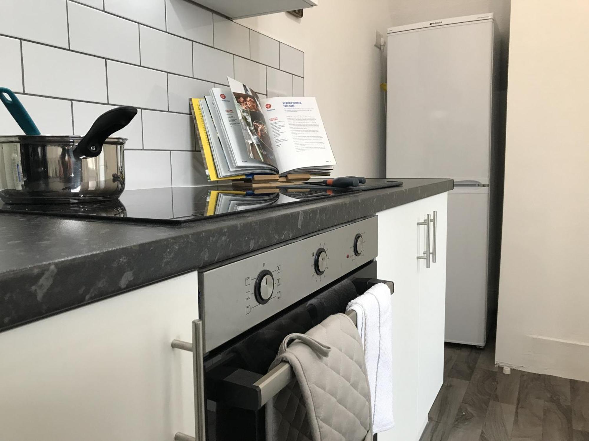 Bright Spacious 3-Bed With Office & Patio, Preston Preston  Extérieur photo