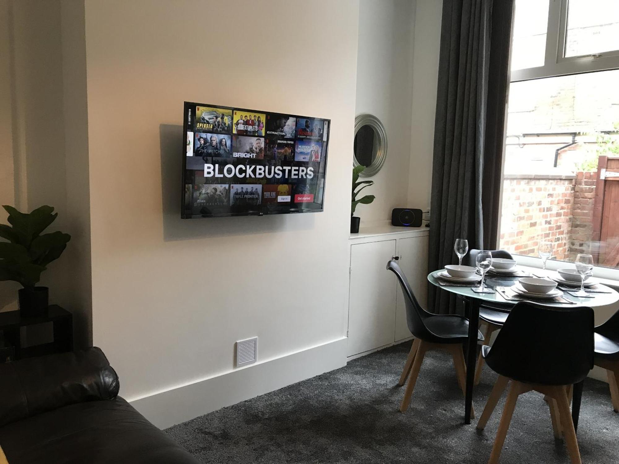 Bright Spacious 3-Bed With Office & Patio, Preston Preston  Extérieur photo